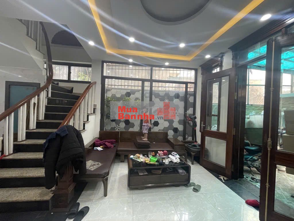 Gấp! Bán Nhà Trịnh Đình Cửu, 10.5 tỉ, DT 66 m2, nhà 4 tầng, nhà đẹp.
