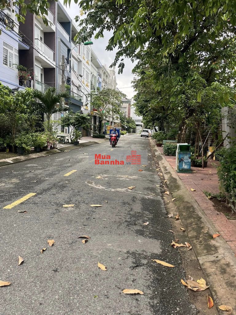 Bán nhà 5x20 khu Ao Sen Tên Lửa, ngay Aeon Mall Bình Tân,full nội thất