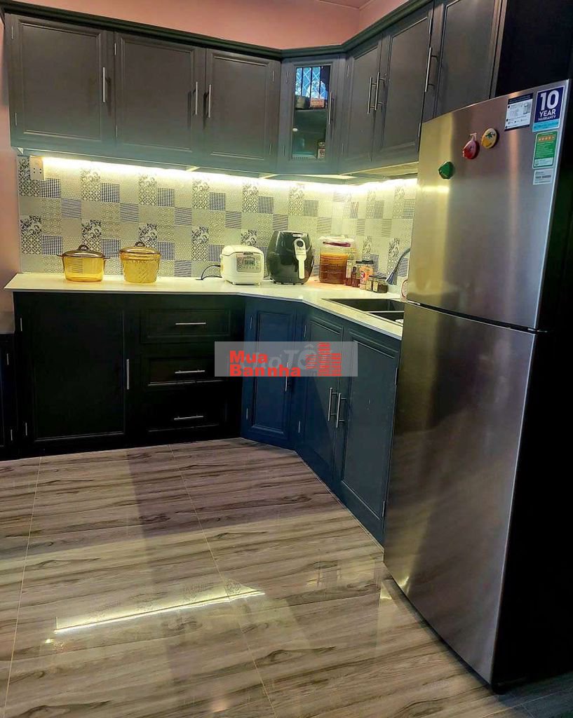 Nhà chính chủ mặt tiền 5m đường oto 8m