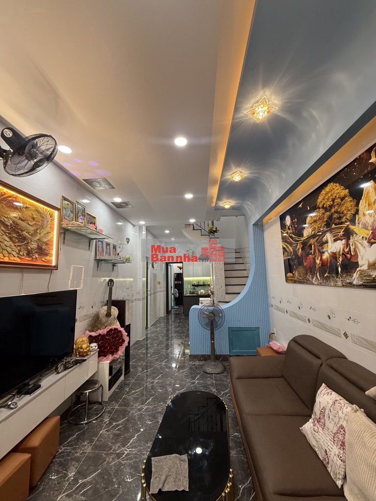 GẤP BÁN! GIẢM 800 TỊU – NHÀ ĐẸP HXH GẦN SÂN BAY – NỞ HẬU