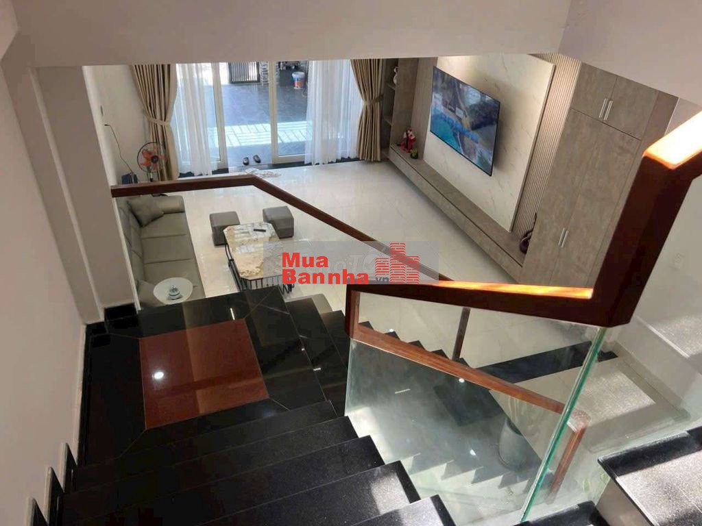 7.5 TỶ BÁN GẤP TRONG 3 NGÀY NHÀ 3 TẦNG HUỲNH NGỌC ĐỦ gần Lê Quảng Chí