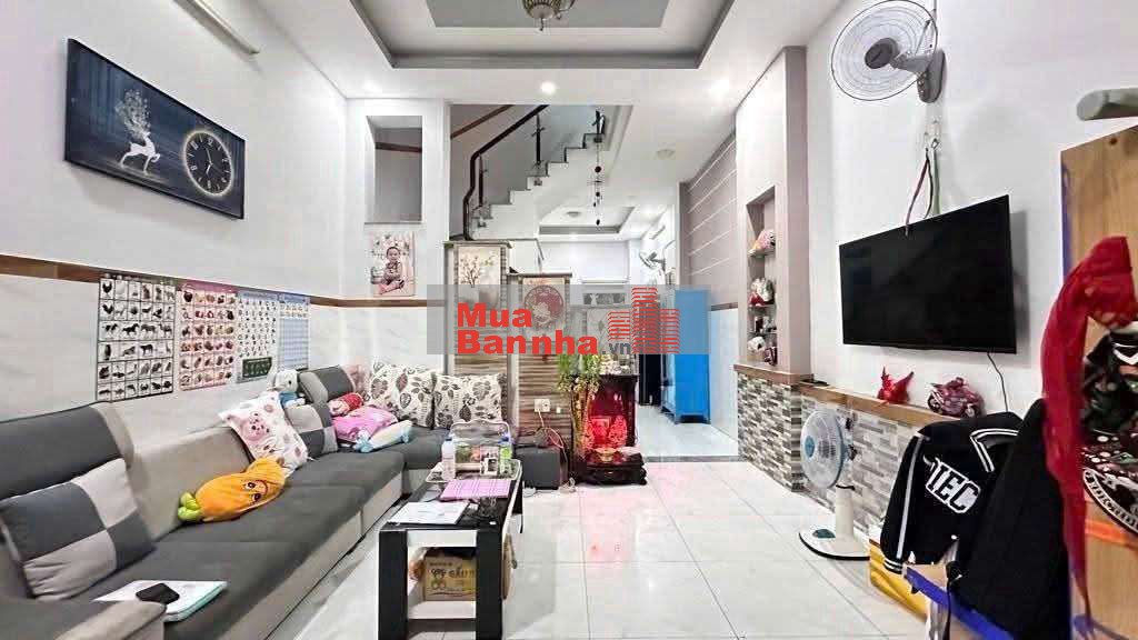 Bán nhà 2 lầu 1 xẹc đường đông bắc cạnh phần mềm quang phường tch q12