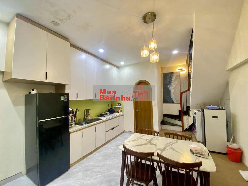 Nhà đẹp ngay hương lộ 2 giáp Tân Phú giá 4,4tỷ hẻm xe tải vi vu