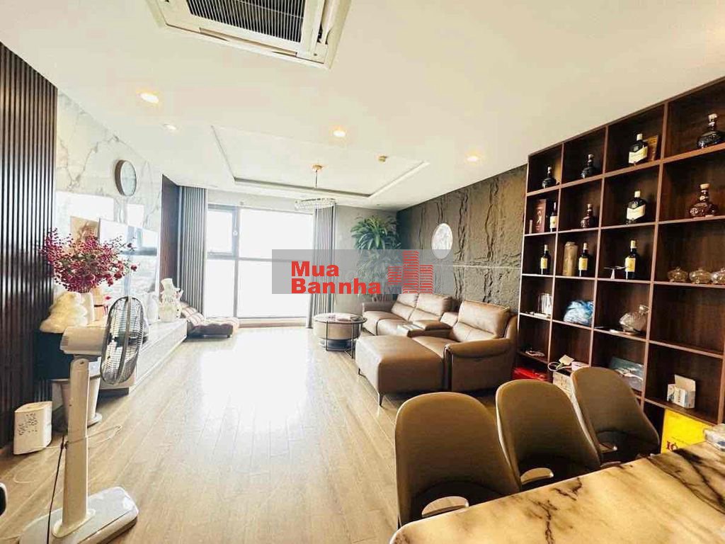 Huỳnh Thúc Kháng! Lô góc, ngõ thông, NT cao cấp, 40m ra phố, 42mx 5T