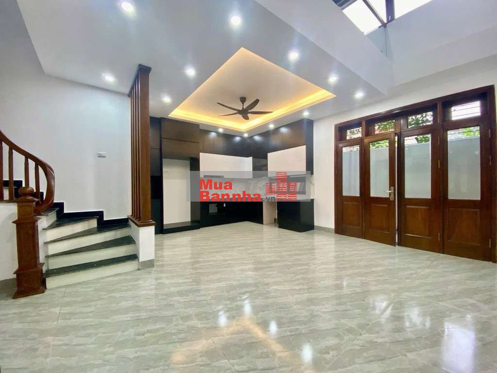 Bán nhà đẹp phố Ngọc Lâm – ngõ nông, 20m ra mặt phố
Diện tích 60m²