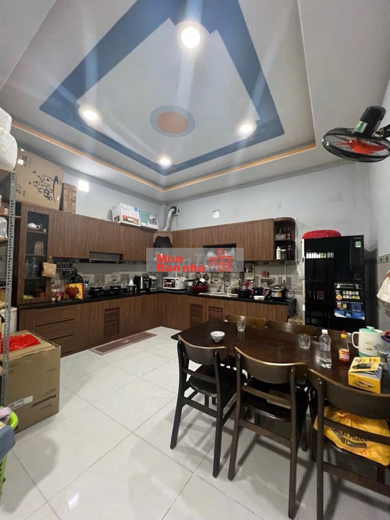 Bán gấp nhà 2 tầng kiên cố, gần gigamal,thủ Đức,60m2 giá 5,55 tỷ,