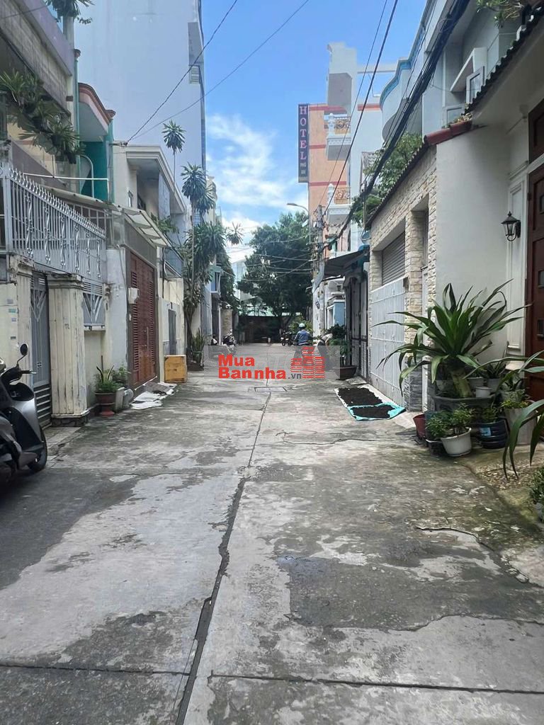 TÂN PHÚ
HẺM NHỰA 8M OTO THẲNG MỘT TRỤC 3 TẦNG BTCT 77M² NHỈNH 8 TỶ