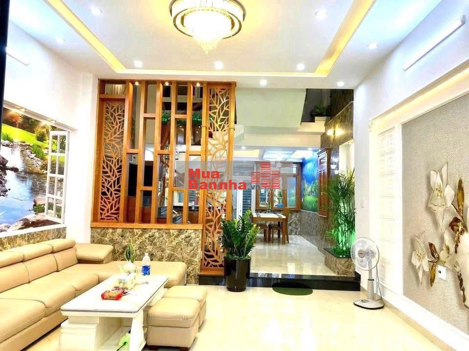 Nhà 3 tầng đẹp sát biển Nguyễn Tất Thành