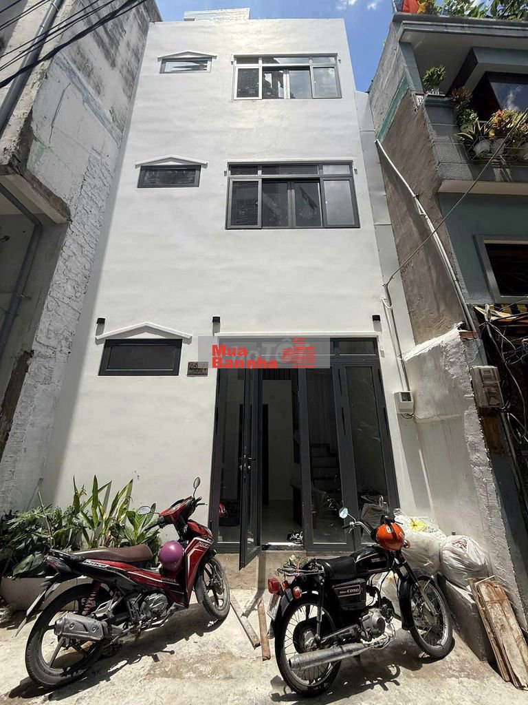 Bán nhà mới xây 3 lầu đường xe tải Lý Thái Tổ Q10 Cách mặt tiền 10 mét