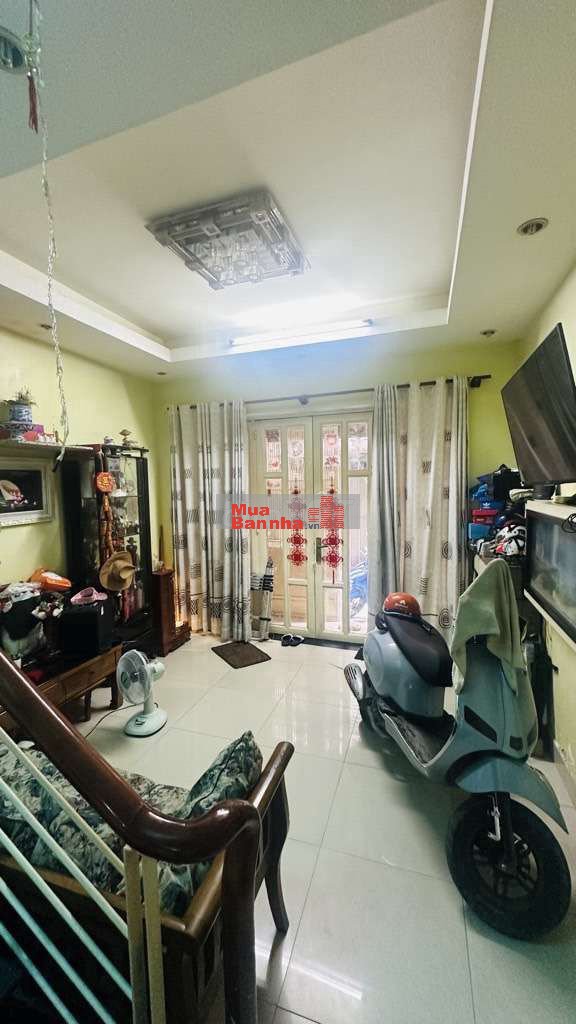 BÁN GẤP NHÀ 2 LẦU KHU VIP TÂN BÌNH. CƯ XÁ BẮC HẢI. SỔ VUÔNG VỨC NỞ HẬU