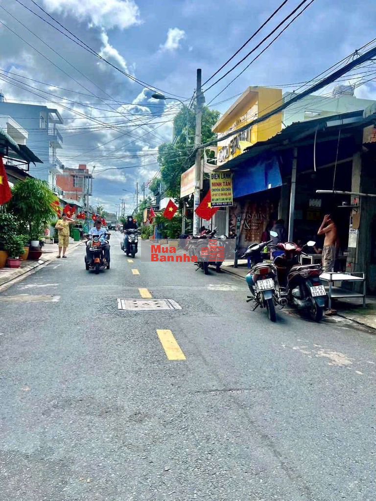 Nhà SHR 5,2m x 20m. 104m2. Mặt tiền Đường Hiệp Thành 06