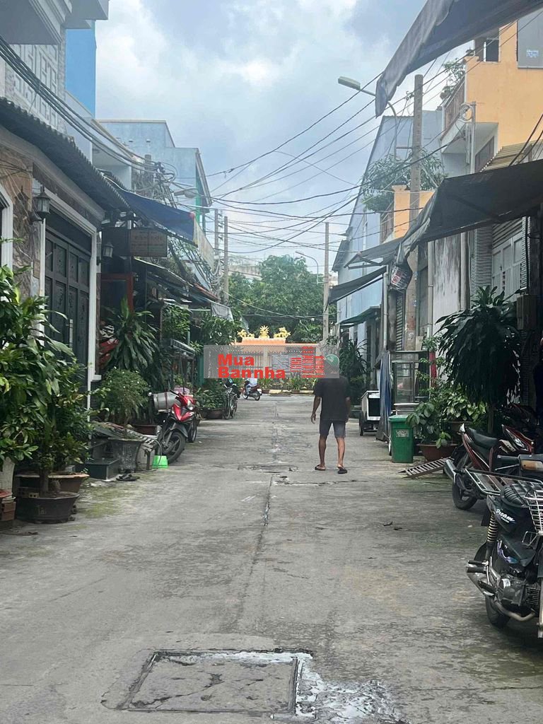 CHDV 10 PHÒNG - 4M X 20M - HẺM OTO THÔNG 6M - DOANH THU 30TR/THÁNG