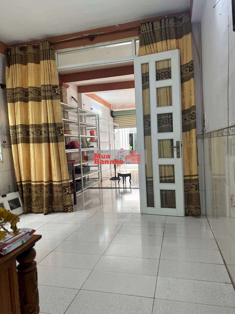 BÁN NHÀ 1 SẸC HẺM XE TẢI 6M 123M2 KẾ CẦU LONG KIỂN TIỆN Ở BUÔN BÁN SHR