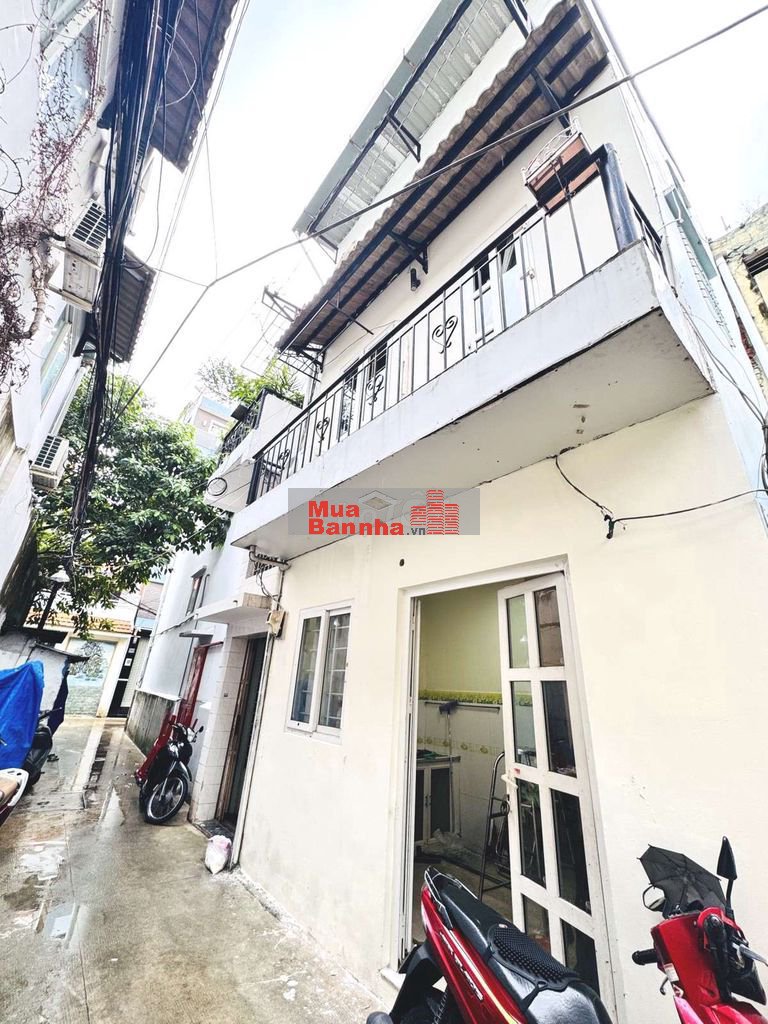 Quận 1 - 1 căn HXH - 2 tầng - 2Pn - 3.9T - TRẦN ĐÌNH XU