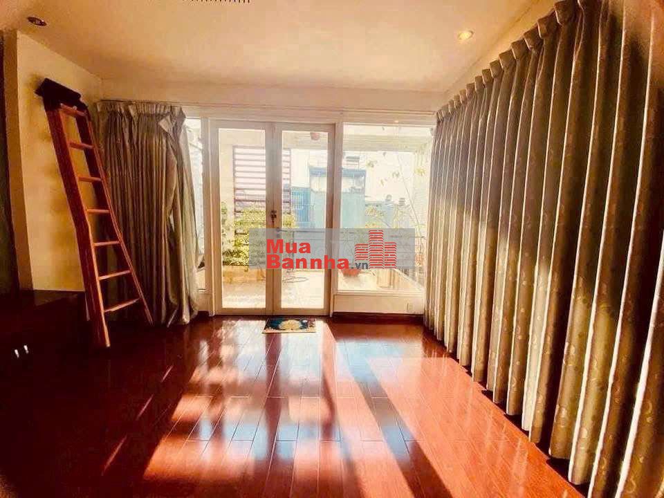 Bán nhà đẹp, đường Hồng Lạc phường11 Tân Bình Ngang 5,5M 80M2giá 9,4ty