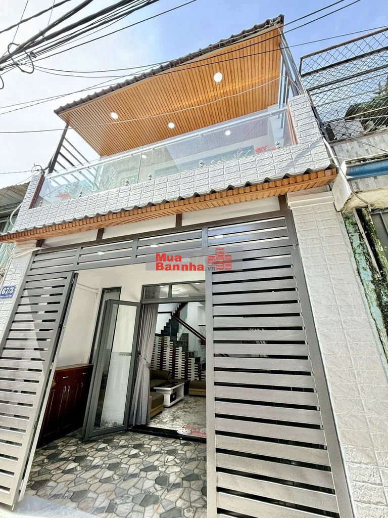 Nhỉnh 4 tỷ Nhà đẹp SHR 5m x 10m. Đúc 1 Lầu 1/ Ngắn 20m Thới An 11