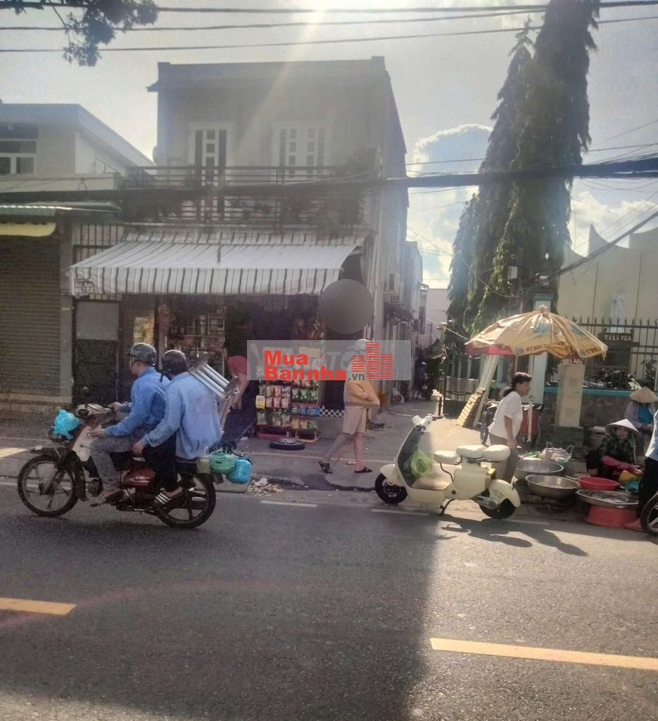 BÁN NHÀ TẠP HÓA MẶT TIỀN ĐƯỜNG GIÁ 620TR , CHO THUÊ 9TR/THÁNG , SHR