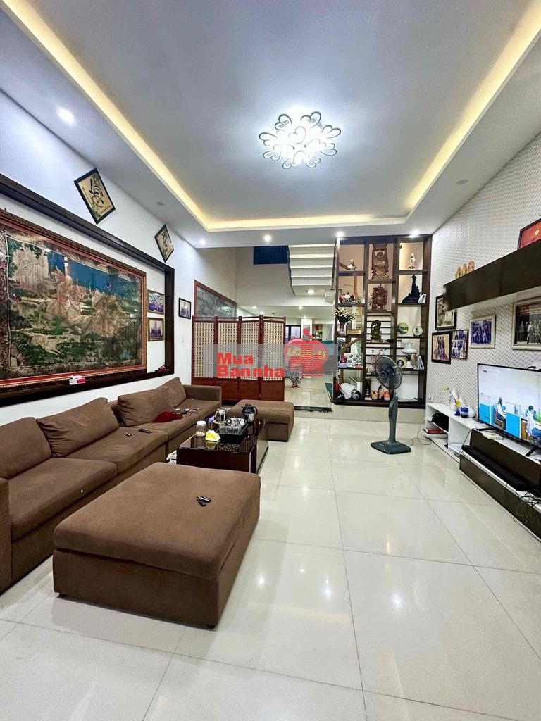 Nhà đẹp HOÀ XUÂN ĐÀ NẴNG, Chính chủ cần bán căn nhà 3 tầng 3 mê đường