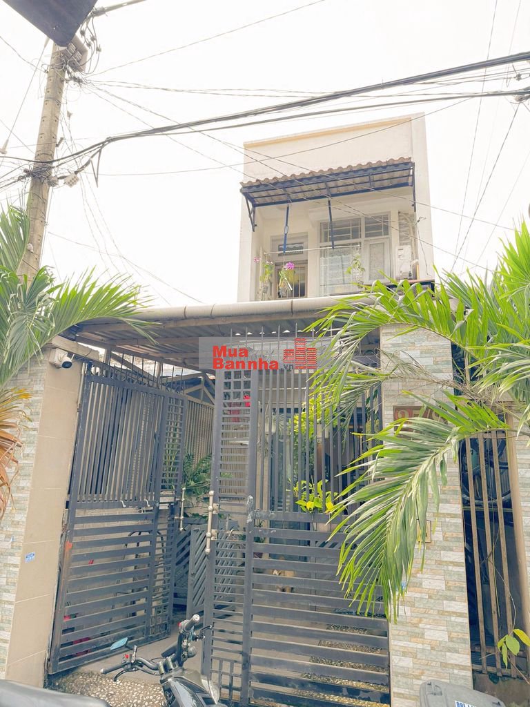 Chính chủ cần bán nhà tt hóc môn khu vực sầm uất ngay bùng binh lê lợi