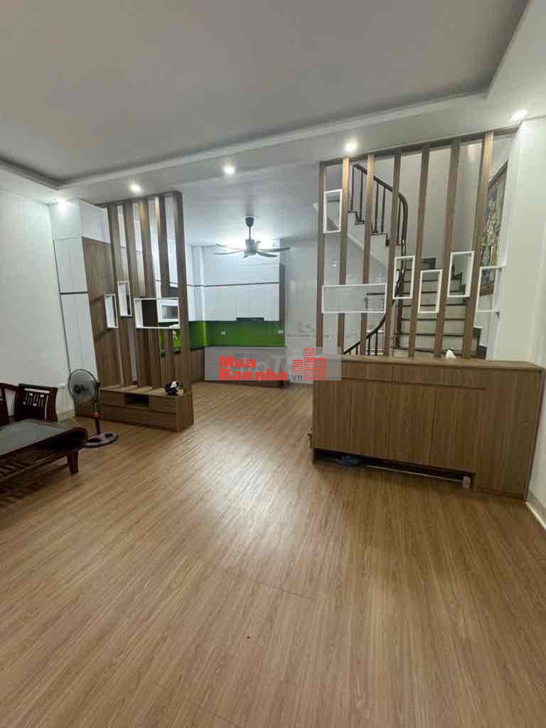 Trịnh Đình Cửu nhà dân xây kiên cố giá rẻ, gần bến xe Giáp Bát