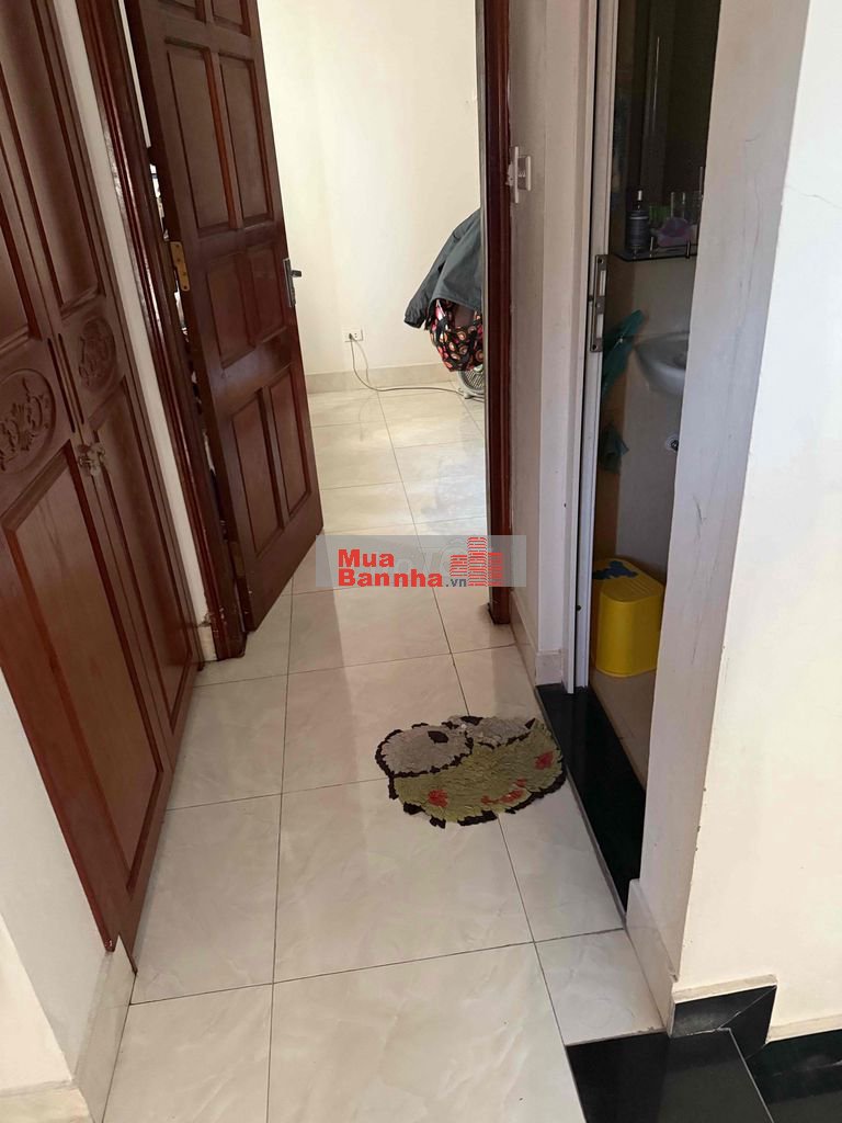 Nhà mặt Ngõ rộng cách vài mét ra oto tránh,đẹp,nở hậu