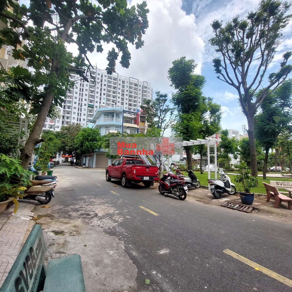 Nhà 4,5x20 ,4 tầng viêw công viên ,đường 12m khu vip Dương Thị Giang