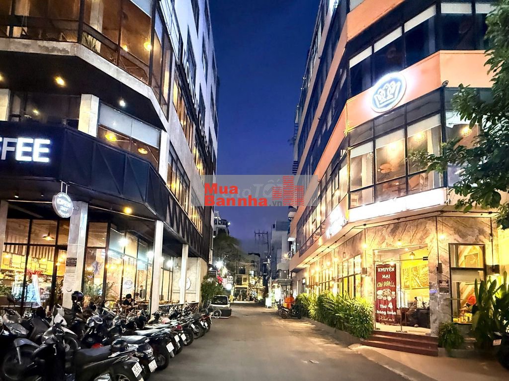 7,9 TỶ NHÀ MỚI 100% 6 TẦNG CÓ THANG MÁY, ĐỐI DIỆN EMART PHAN VĂN TRỊ