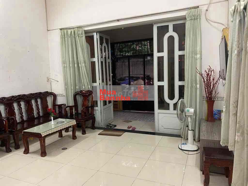 nhà lô góc 2 mặt tiền rộng đường 10m. p15 Tân Bình