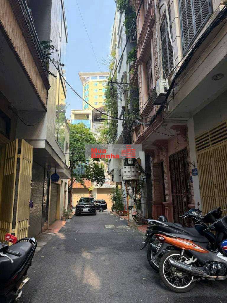 Ô tô đỗ cửa, qua nhà- trung tâm cầu giấy- xây mới- ở ngay