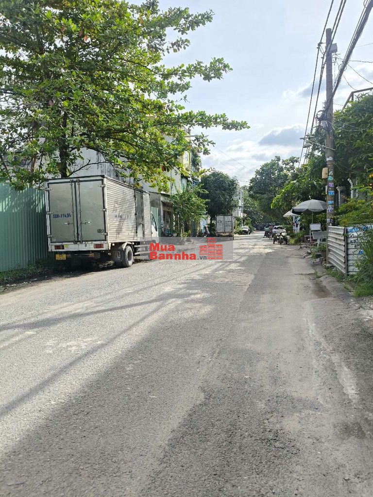 NHÀ BÁN GẦN CHỢ BÀ ĐIỂM HÓC MÔN 5X20 4 TẦNG ĐƯỜNG 10m