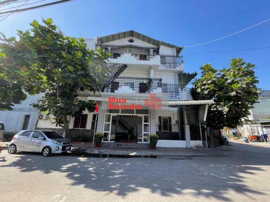 Nhà mặt tiền, gần ngã Tư Bình Thung, P Tân Đông Hiệp, Tp Dĩ An.