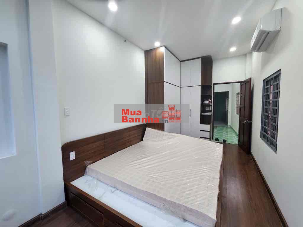 BÁN NHÀ ÂU CƠ - XE TẢI ĐỔ CỬA - NỘI THẤT ĐẸP CAO CẤP BTCT NHỈNH 5 TỶ .