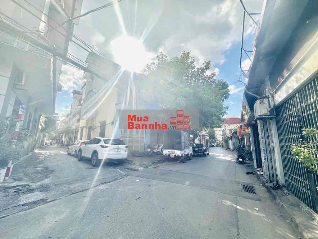 Hiếm, tiện ích ngập tràn, ô tô đỗ cửa, dân trí cao, giữ tiền ổn định