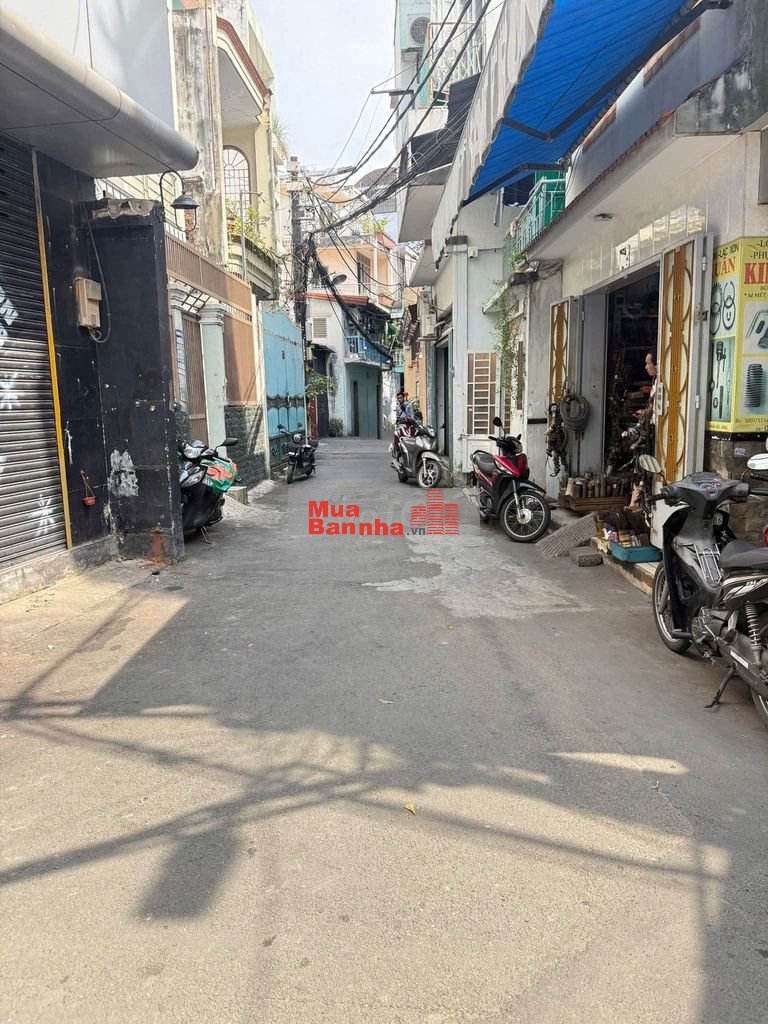 LẠC LONG QUÂN P11TB(BV THỐNG NHẤT)-HXH THÔNG-3CĂN RA MT-2TẦNG(4,5×14)