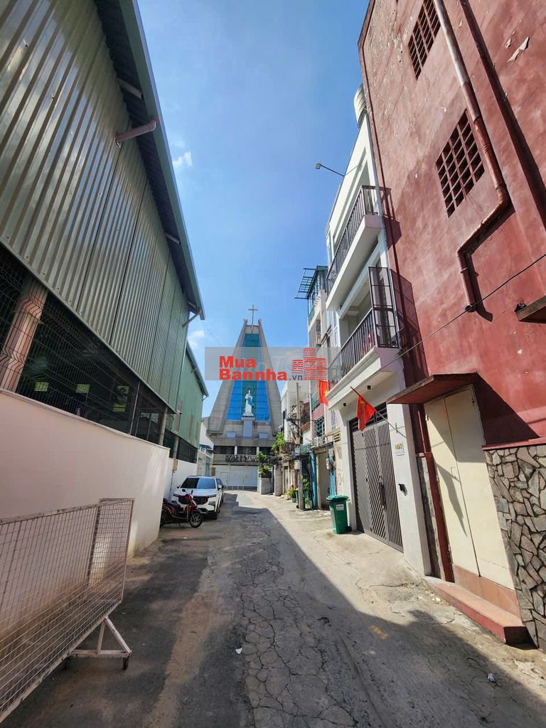 Hẻm 7M Ngay Ngã Tư Phú Nhuận