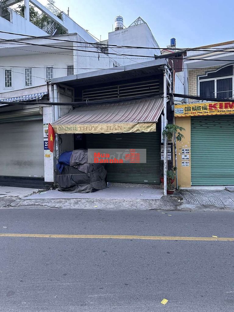 Bán nhà mặt tiền chợ vải