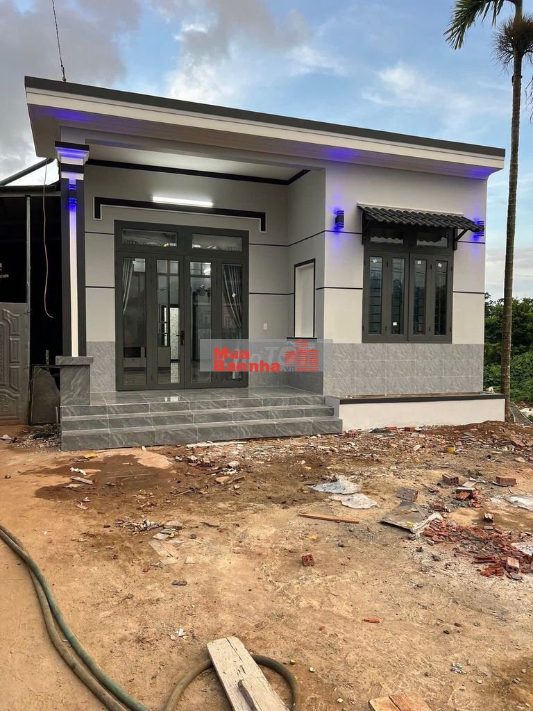 Nhà cấp 4 sân vườn 7x22m giá 2.3 tỷ thương lượng chính chủ