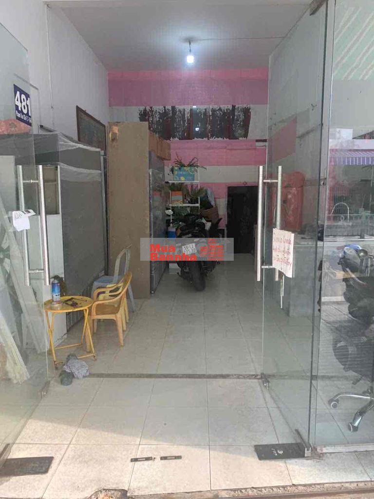 CẦN BÁN NHÀ MẶT TIỀN ĐỪONG P.V.CHÍ QUẬN 6 HƯỚNG TÂY