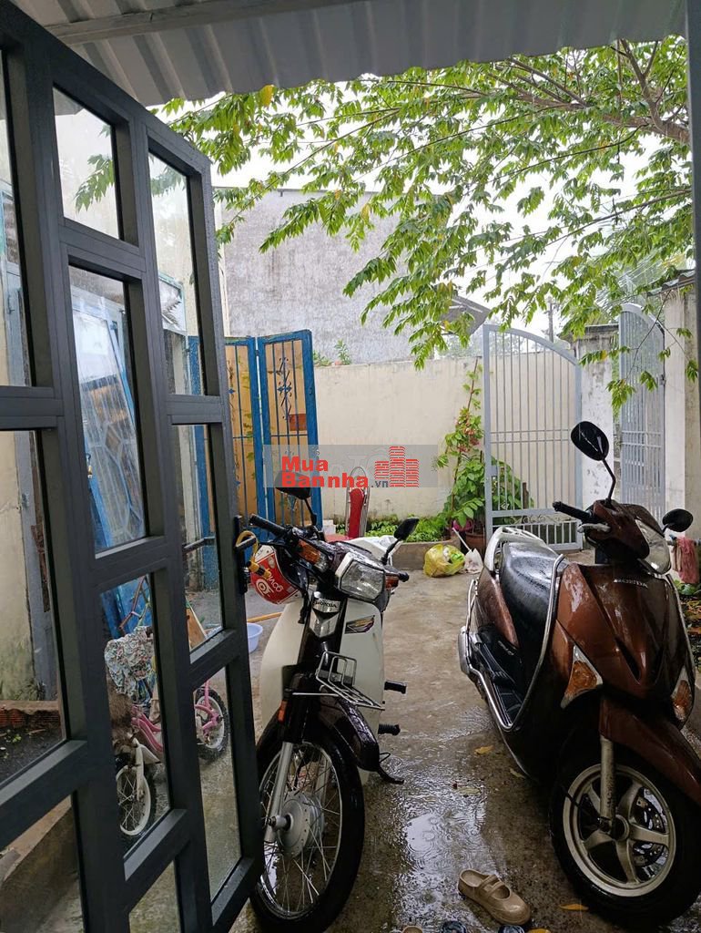 Nhà 2 gian cấp 4 cạnh Vincity Q.9, tiện ở, làm kho, cho thuê 1 bên