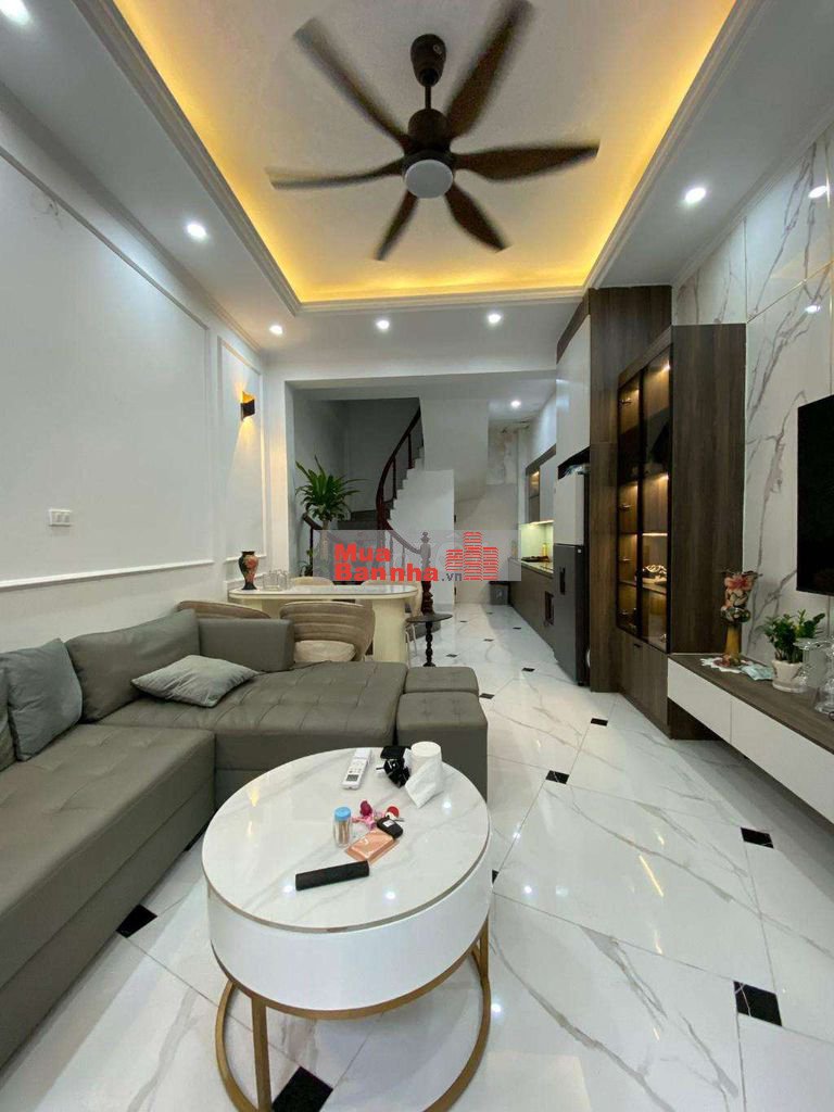 Bán nhà ngọc thụy Long Biên Trong Đê 50m 5 Tầng Mt 3,8m Giad 8,6 tỷ