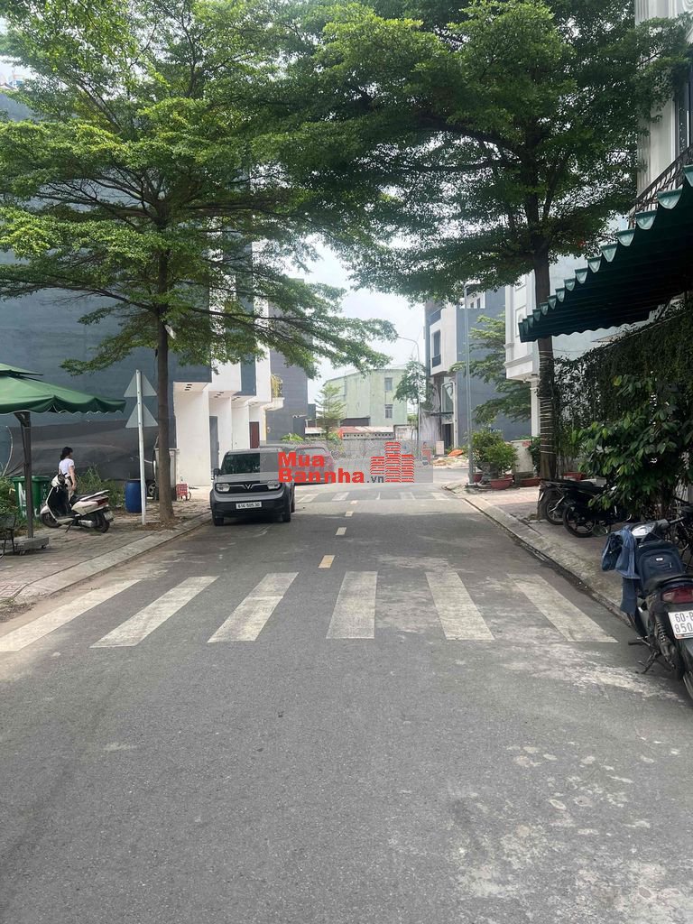 Nhà phố hoàn công vòng xoay an phú