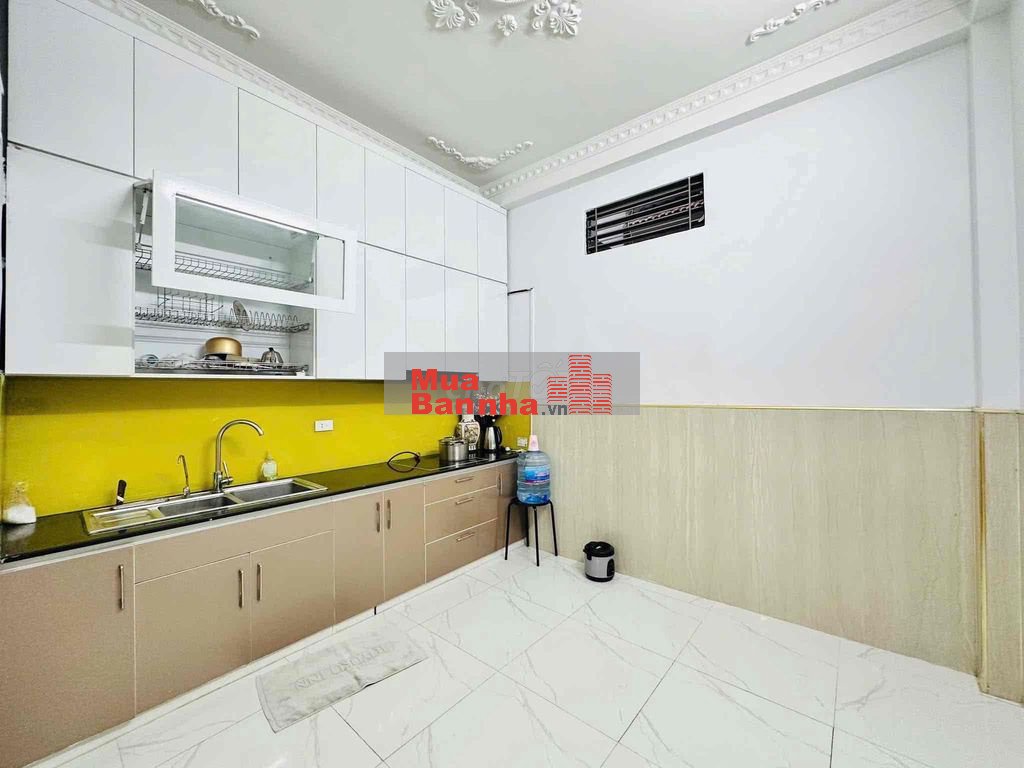 BÁN NHÀ CẦU GIẤY - OTO ĐỖ CỬA - KINH DOANH SẦM UẤT - 3 MẶT THOÁNG