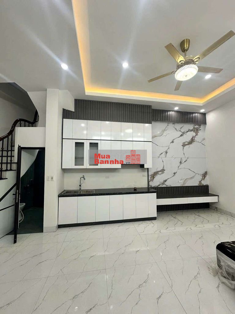 Nhà 3 tầng 40m2 sổ chính chủ 
chỉ  1 căn *** ở  Hà Nội có giá này