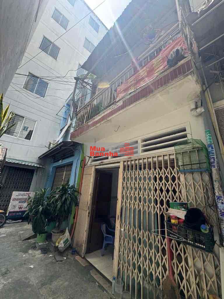 Bán gấp nhà riêng Nguyễn Sơn, Tân Phú, 43m2, 2 tầng, sát mặt tiền, 4xt