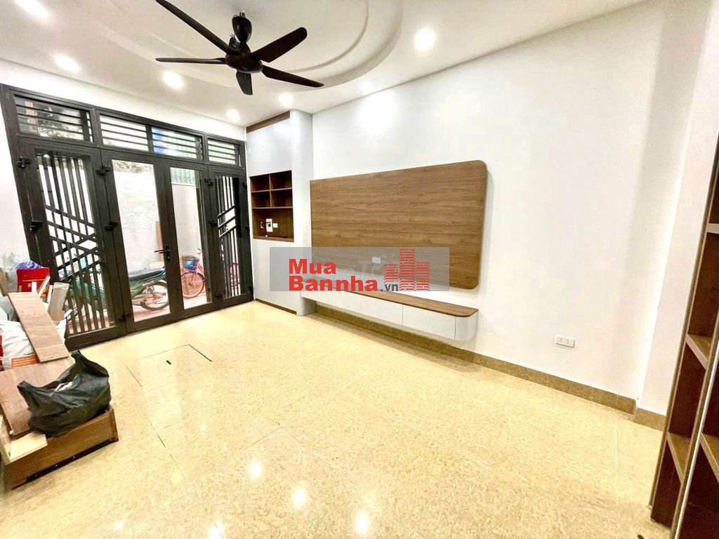 BÁN NHÀ 4 TẦNG DÂN XÂY GẦN 40M² CẠNH CẤP 3 THẠCH BÀN,LONG BIÊN