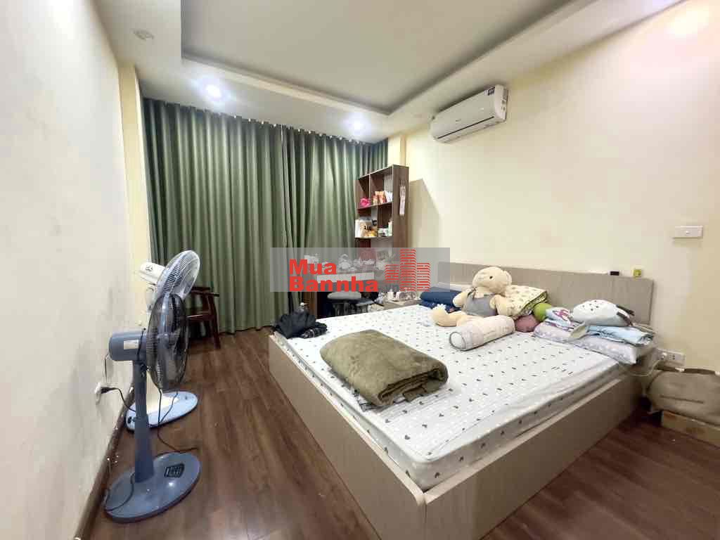 BÁN NHÀ ĐỘI CẤN 42m x 5 tầng giá hơn 10 tỷ