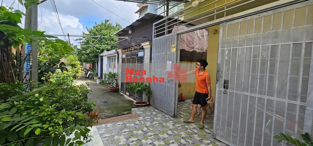 Bán nhà sát chợ đầu mối - giảm thêm vài trăm triệu_ Bà điểm Hóc Môn