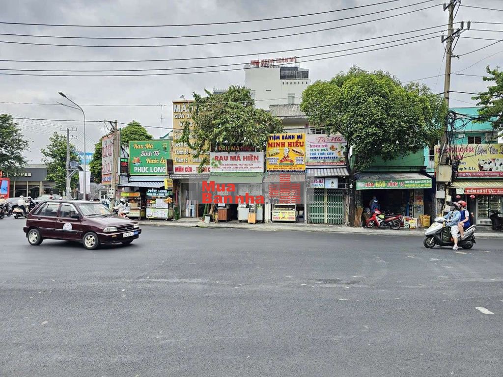 Nhà phố 14 Tỷ mặt tiền Vip kế chợ Dĩ An 1