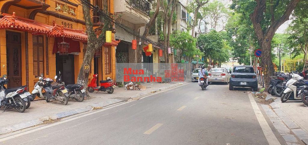 Bán Nhà Mặt Phố Trúc Bạch Ba Đình 100m2 4 tầng mặt 4m 56 tỷ