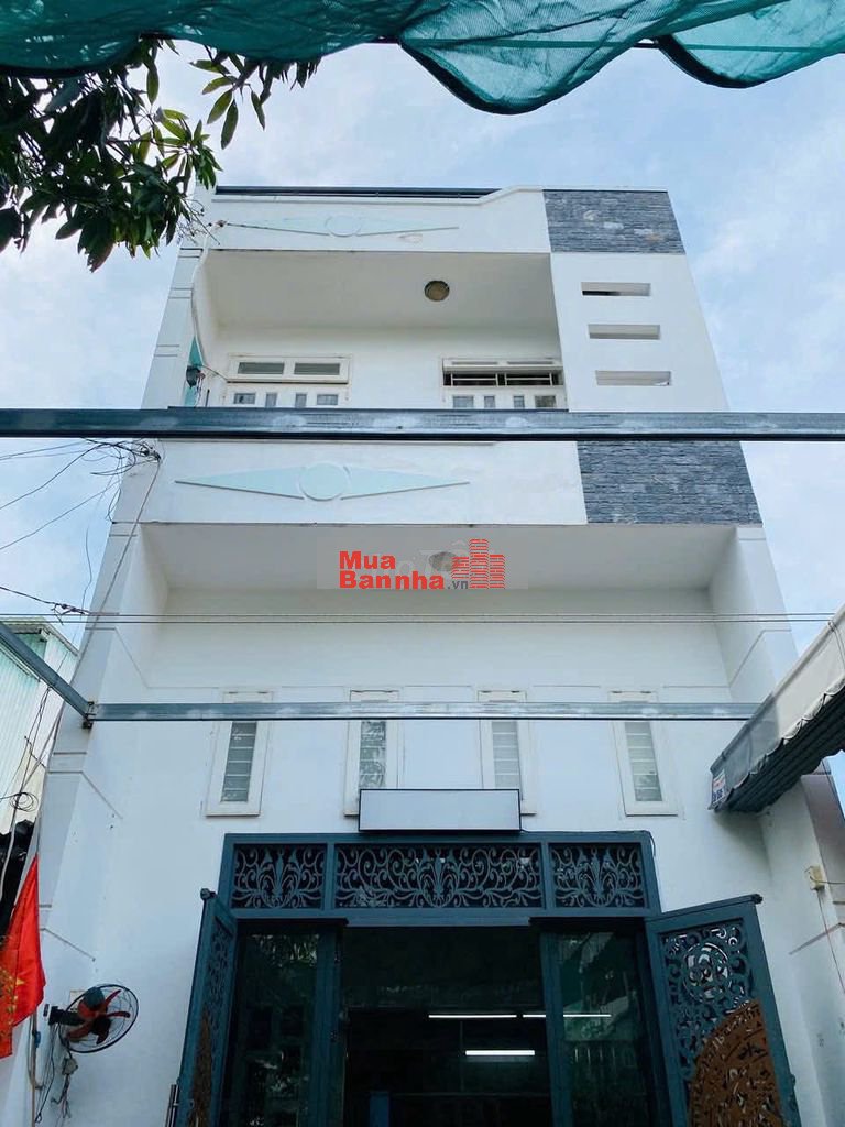 Bán gấp nhà 3 tầng,71m2,tặng khoảng sân 60m2,HXH thông P.14,Gò Vấp